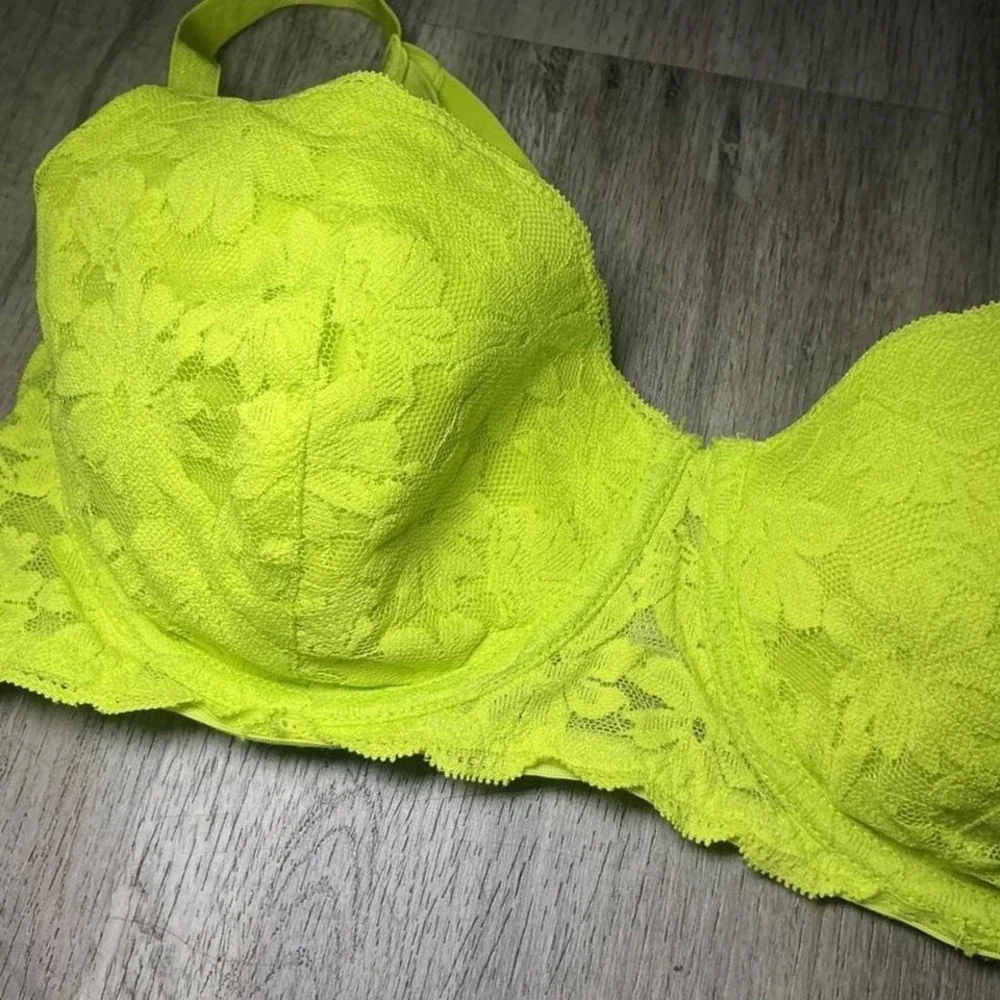 No Boundaries Lace Bra Size 36D Neon Yellow Lime Underwire Bold Everyday